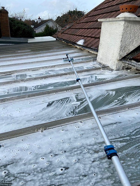 Glasdachreinigung im Einsatz